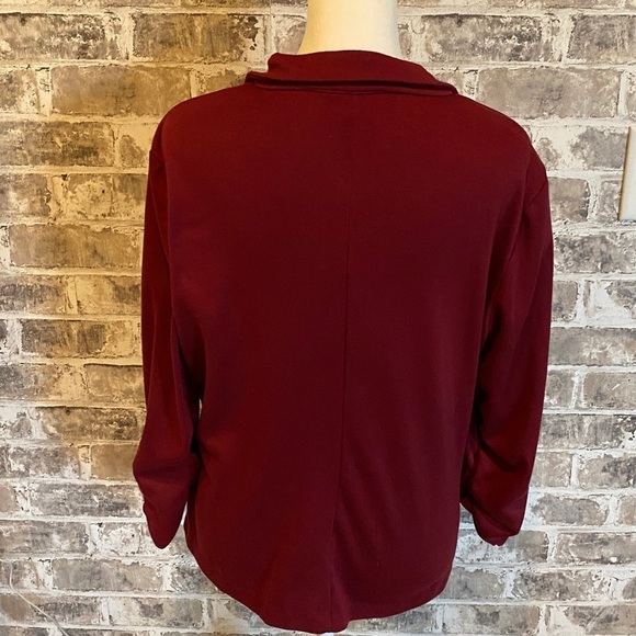 Auline Collection Elegant Burgundy Women's Blazer. One button. Measures size L. - Picture 8 of 13
